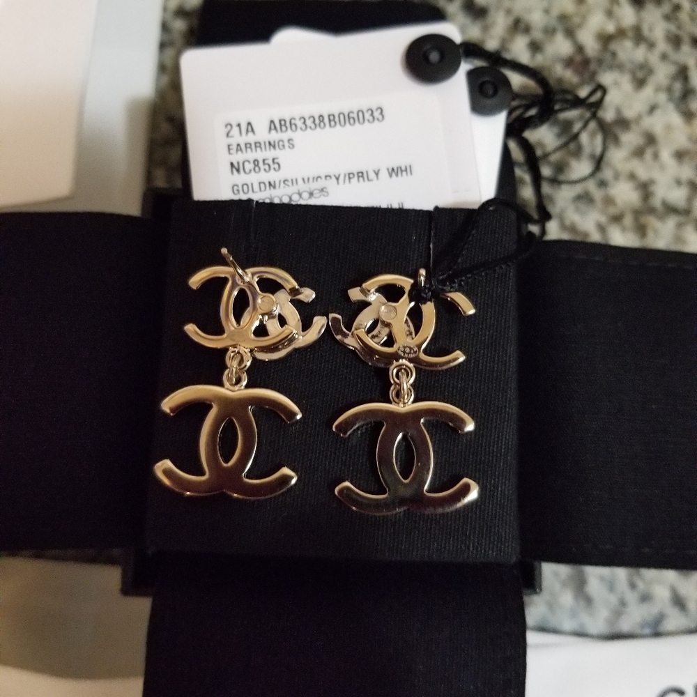 HOSTPICK!!!Chanel Metiers d’Art drop earrings - Picture 14 of 17